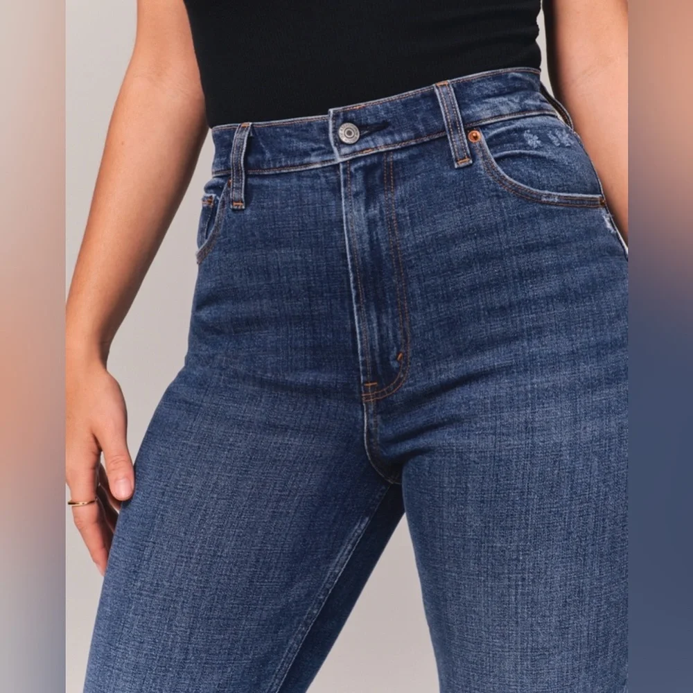 Abercrombie & Fitch | Curve Love Ultra High Rise Ankle Straight Jean | Size 27/4 - Picture 5 of 8